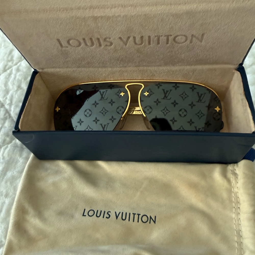 Louis Vuitton Gold/Gray Monogram Grease Aviator Sunglasses Z1172W - Picture 5 of 15